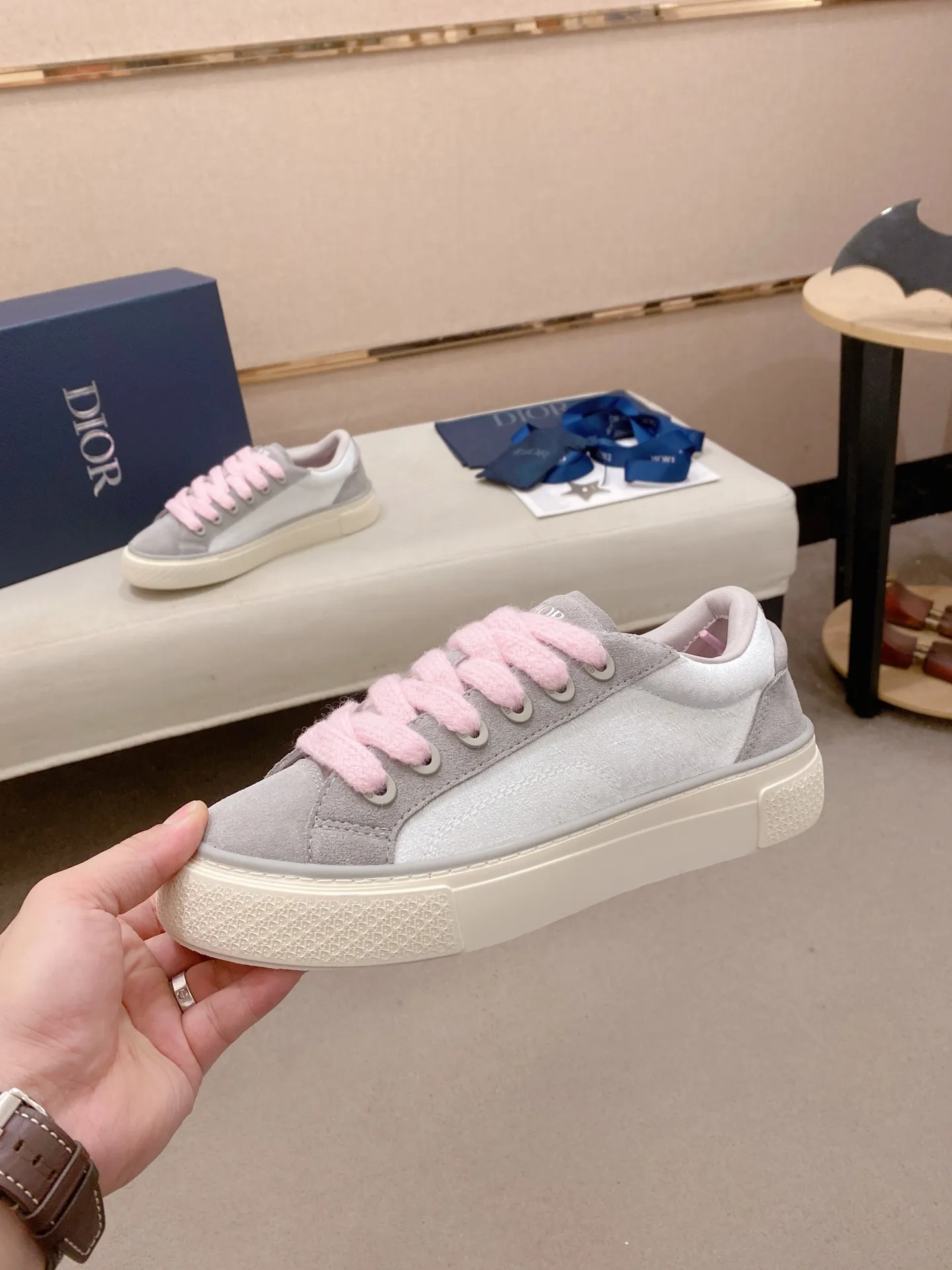 Factory price: 300 Men's shoes 💰[Dior·Dior] Top 🔍Couple style 💏🔍New casual sports style couple shoes, new four-season design, perfect workmanship, lace-up lazy style to create cabinet quality, upper: imported first-layer cowhide, sheepskin lining is soft and comfortable, ultra-light TPU wear-resistant outsole, simple, versatile fashion men's shoes, excellent color code number 35--44